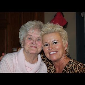 Meet your Posher, Debbie